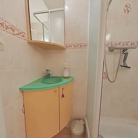 2 Pieces Avec Terrasse Et Piscine A - Fr-1-826-7 * La Londe-les-Maures